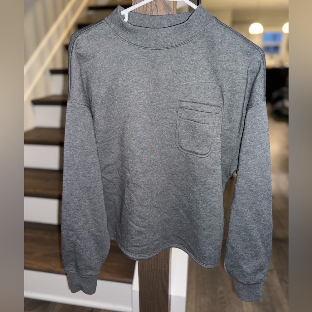 Old navy medium gray sweatshirt